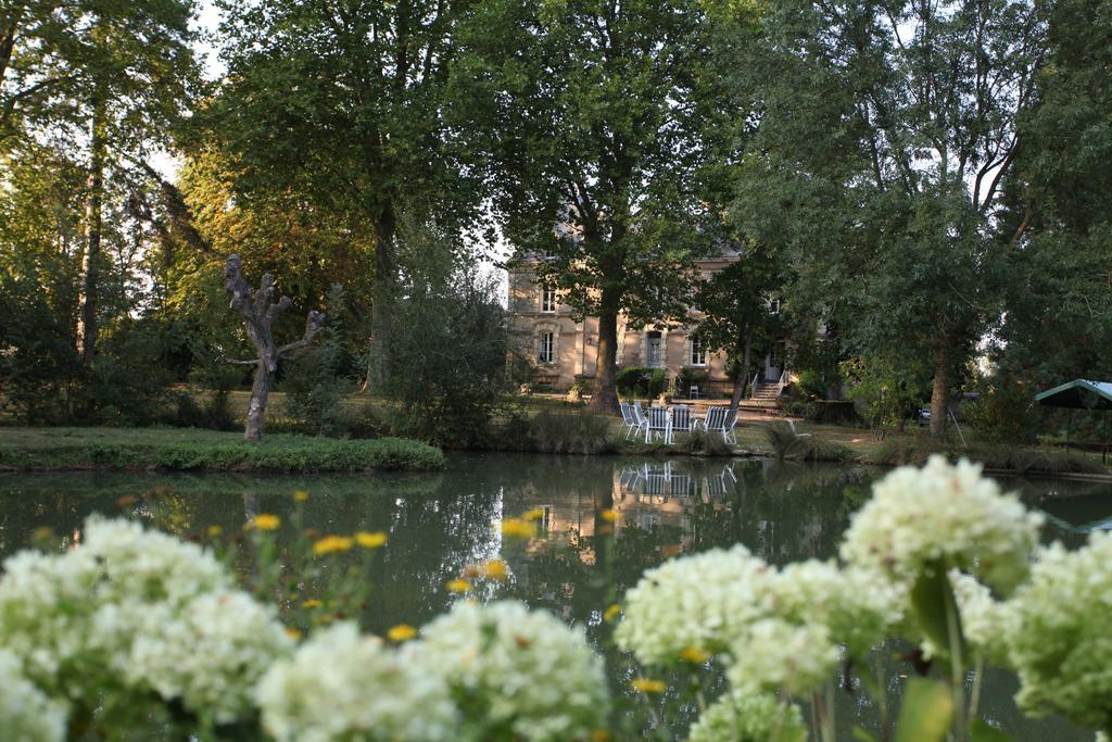 مبيت وإفطار Tigné Chateau Du Beugnon المظهر الخارجي الصورة